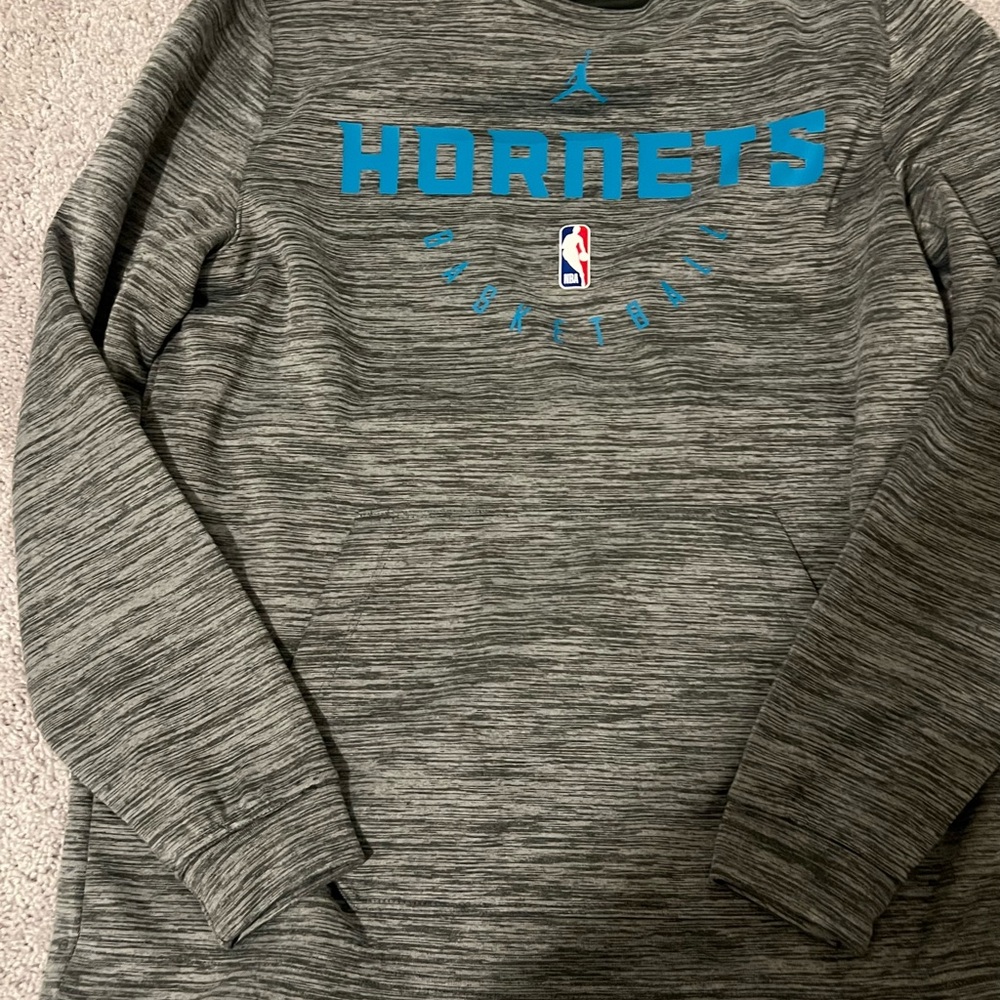 Nike Hornets Basketball Gray Sweatshirt